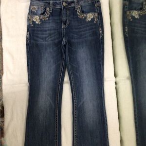 Grace in LA Denim Jeans, Embroidered size 31 / inseam 31 Distressed thigh/bottom